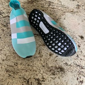 Beach or pool shoes